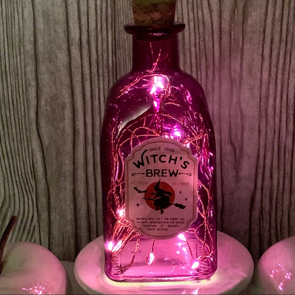 NWT 🧙Magic WITCH’S BREW Light-Up Bottle Decor Set - Picture 8 of 9